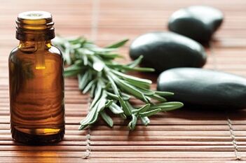 ulei de arbore de ceai pentru ciuperca unghiilor de la picioare